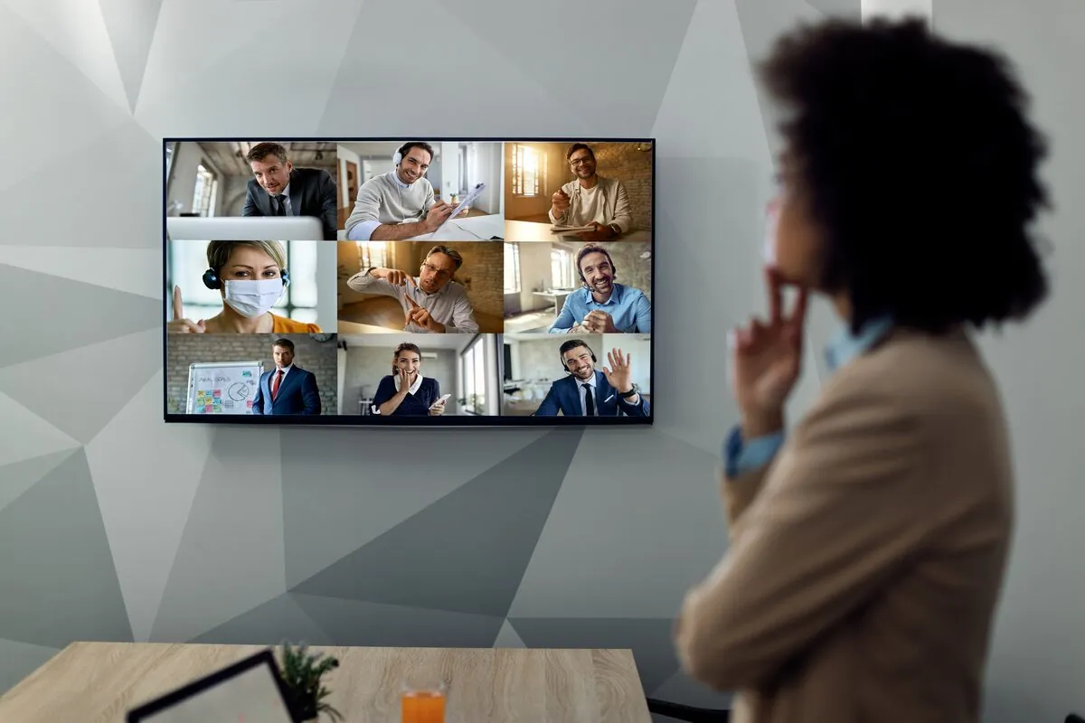 Bureau moderne avec système de communication